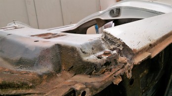 HR-Holden-Ute-rust-repairs-vehicle-restoration-auto-body-building-custom-fabrication-vintage-car-Farrace-restoration-A-Pillar-autoresto.com.au